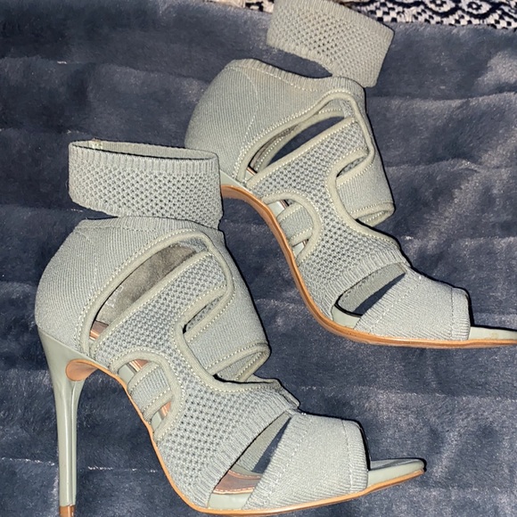 KHAKI ZARA HEELS - Picture 7 of 9